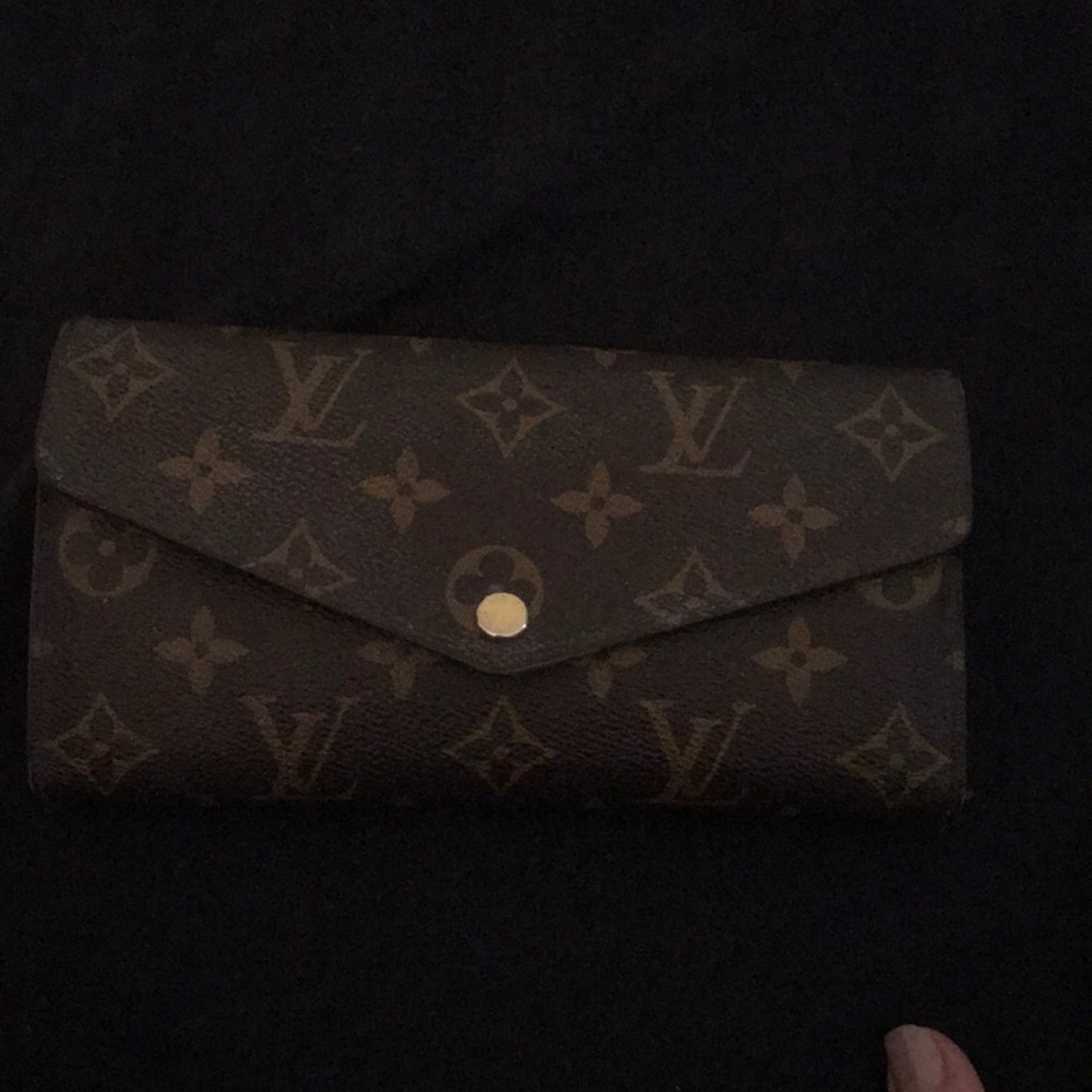 Louis Vuitton Sarah wallet